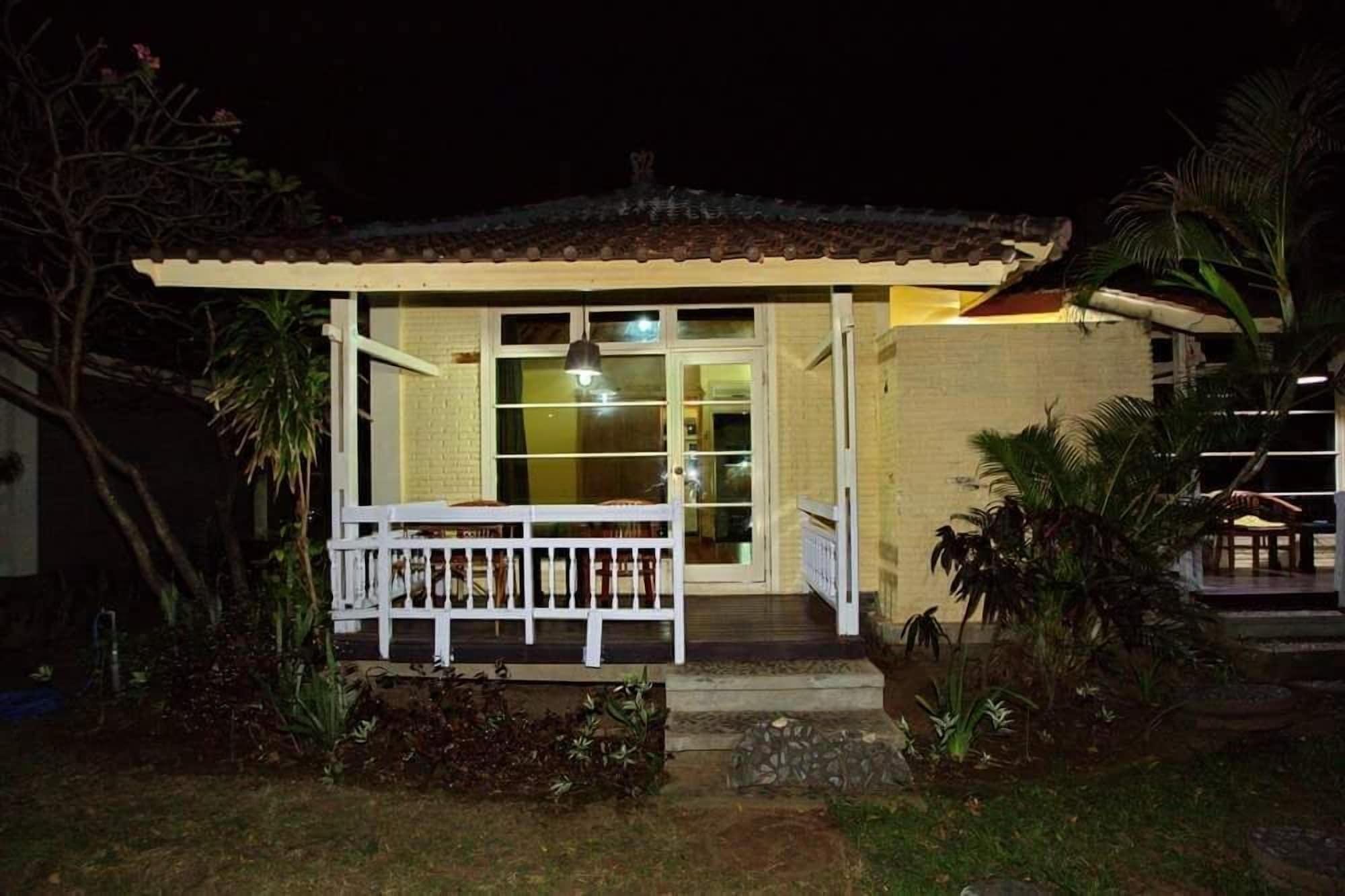 Bali Lovina Beach Cottages Buleleng  Exterior photo