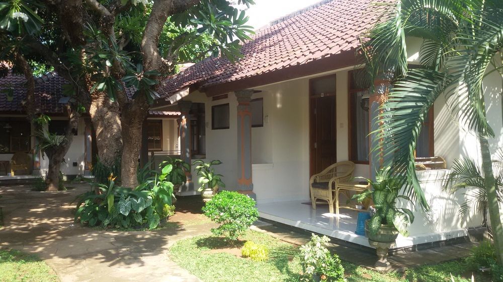 Bali Lovina Beach Cottages Buleleng  Exterior photo