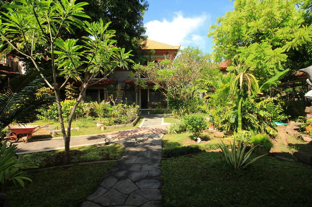 Bali Lovina Beach Cottages Buleleng  Exterior photo